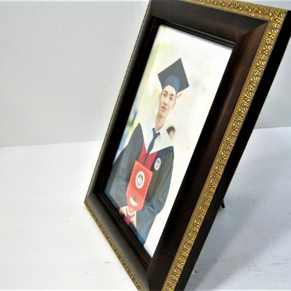 𝅺Cherry Wood Gold Embossed Photo Frame picture holder for 5x7 photo- New - Picture 2 of 5